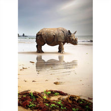 Lade das Bild in den Galerie-Viewer, Aluminiumbild Nashorn an der Küste Hochformat