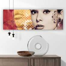 Lade das Bild in den Galerie-Viewer, Aluminiumbild gebürstet Portrait Audrey Hepburn Retro Panorama