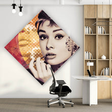 Lade das Bild in den Galerie-Viewer, Acrylglasbild Portrait Audrey Hepburn Retro Raute