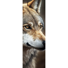 Lade das Bild in den Galerie-Viewer, Aluminiumbild Portrait eines ausdrucksstarken Wolfes Panorama Hoch