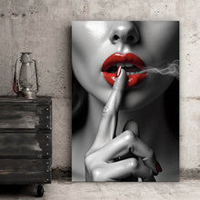 Lade das Bild in den Galerie-Viewer, Poster Rauchige rote Lippen Hochformat