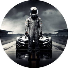 Lade das Bild in den Galerie-Viewer, Aluminiumbild gebürstet Rennfahrer vor Auto auf nasser Rennstrecke Kreis