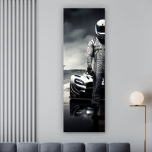Lade das Bild in den Galerie-Viewer, Aluminiumbild Rennfahrer vor Auto auf nasser Rennstrecke Panorama Hoch