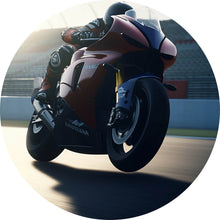 Lade das Bild in den Galerie-Viewer, Aluminiumbild gebürstet Rennmotorrad bei Sonnenuntergang auf Rennstrecke Kreis