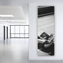 Lade das Bild in den Galerie-Viewer, Leinwandbild Rennwagen auf Rennstrecke Panorama Hoch