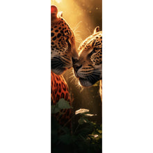 Lade das Bild in den Galerie-Viewer, Leinwandbild Romantisches Leoparden Paar Panorama Hoch