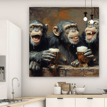 Lade das Bild in den Galerie-Viewer, Poster Schimpansen feiern gesellig mit Bier Quadrat