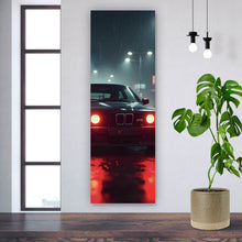 Lade das Bild in den Galerie-Viewer, Aluminiumbild gebürstet Schwarzes Auto fährt durch Regen bei Nacht Panorama Hoch