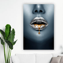 Lade das Bild in den Galerie-Viewer, Poster Silberne Lippen Hochformat