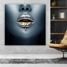 Lade das Bild in den Galerie-Viewer, Leinwandbild Silberne Lippen Quadrat
