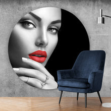 Lade das Bild in den Galerie-Viewer, Aluminiumbild gebürstet Sinnliche Frau mit roten Lippen Kreis