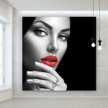 Lade das Bild in den Galerie-Viewer, Acrylglasbild Sinnliche Frau mit roten Lippen Quadrat