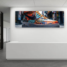 Lade das Bild in den Galerie-Viewer, Aluminiumbild Sneaker Streetart Panorama