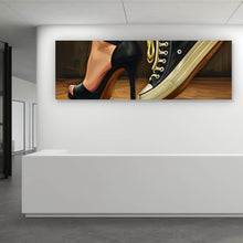 Lade das Bild in den Galerie-Viewer, Leinwandbild Sneaker und High Heel Kontrast Panorama