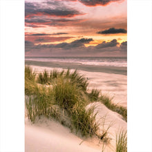 Lade das Bild in den Galerie-Viewer, Aluminiumbild gebürstet Sonnenuntergang über den Dünen Hochformat