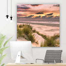 Lade das Bild in den Galerie-Viewer, Acrylglasbild Sonnenuntergang über den Dünen Quadrat