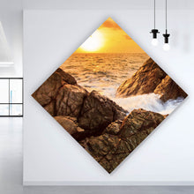 Lade das Bild in den Galerie-Viewer, Acrylglasbild Sonnenuntergang über felsiger Küstenlandschaft Raute