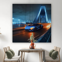 Lade das Bild in den Galerie-Viewer, Leinwandbild Sportwagen auf beleuchteter Brücke Quadrat