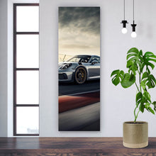 Lade das Bild in den Galerie-Viewer, Poster Sportwagen auf Rennstrecke bei Sonnenuntergang Panorama Hoch