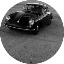 Lade das Bild in den Galerie-Viewer, Aluminiumbild gebürstet Sportwagen auf Rennstrecke Kreis