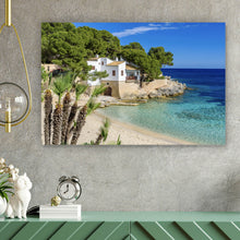 Lade das Bild in den Galerie-Viewer, Acrylglasbild Strandhaus am Meer Mallorca Querformat