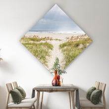 Lade das Bild in den Galerie-Viewer, Poster Strandweg zwischen Dünen unter wolkigem Himmel Raute