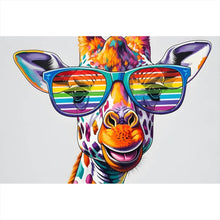 Lade das Bild in den Galerie-Viewer, Spannrahmenbild Stylische Giraffe mit moderner Sonnenbrille Querformat