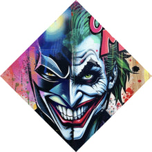 Lade das Bild in den Galerie-Viewer, Aluminiumbild gebürstet Superheld und Joker in lebendigen Farben vereint Raute