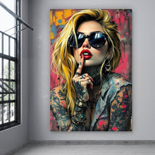 Lade das Bild in den Galerie-Viewer, Spannrahmenbild Tattoo Girl vor Graffiti Wand Hochformat