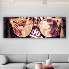 Lade das Bild in den Galerie-Viewer, Poster Tiger mit Brille und stilvollem Schriftzug Panorama