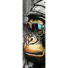 Lade das Bild in den Galerie-Viewer, Poster Affenportrait im Street Style Panorama Hoch