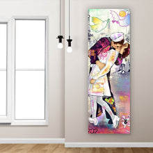 Lade das Bild in den Galerie-Viewer, Poster Verliebtes Paar im bunten Pop Art Stil Panorama Hoch