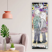 Lade das Bild in den Galerie-Viewer, Leinwandbild Verliebtes Paar im bunten Street Art Stil Panorama Hoch