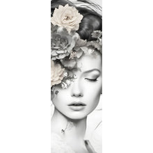 Lade das Bild in den Galerie-Viewer, Poster Verträumte Frau mit Blumenkranz Panorama Hoch