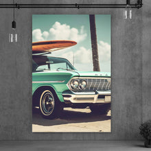 Lade das Bild in den Galerie-Viewer, Poster Vintage Auto mit Surfbrett am Strand Hochformat