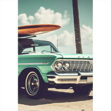 Lade das Bild in den Galerie-Viewer, Aluminiumbild gebürstet Vintage Auto mit Surfbrett am Strand Hochformat