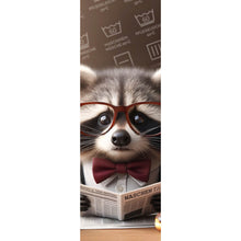Lade das Bild in den Galerie-Viewer, Aluminiumbild Waschbär liest Zeitung Digital Art Panorama Hoch