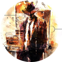 Lade das Bild in den Galerie-Viewer, Aluminiumbild Whiskyflaschen und Glas vor künstlerischem Hintergrund Kreis