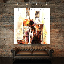 Lade das Bild in den Galerie-Viewer, Spannrahmenbild Whiskyflaschen und Glas vor künstlerischem Hintergrund Quadrat