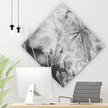 Lade das Bild in den Galerie-Viewer, Aluminiumbild gebürstet Zarte Pusteblume in schwarz weiß Raute