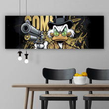 Lade das Bild in den Galerie-Viewer, Poster Zeichentrick Ente mit Geld und Pistole Panorama