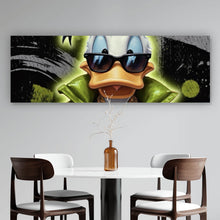 Lade das Bild in den Galerie-Viewer, Poster Zeichentrickfigur Fashion mit Sonnenbrille und Jacke No.1 Panorama