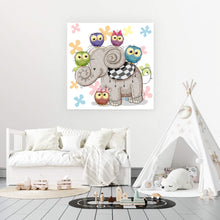 Lade das Bild in den Galerie-Viewer, Poster Baby Elefant mit Freunde Quadrat