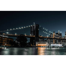Lade das Bild in den Galerie-Viewer, Aluminiumbild Brooklyn Bridge bei Nacht Querformat