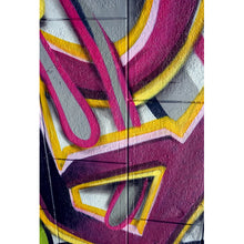 Lade das Bild in den Galerie-Viewer, Leinwandbild Abstraktes Graffiti auf einer Mauer Hochformat