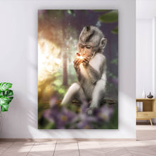Lade das Bild in den Galerie-Viewer, Poster Affe mit Schmetterling Hochformat