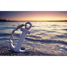 Lade das Bild in den Galerie-Viewer, Aluminiumbild gebürstet Anker am Strand Querformat