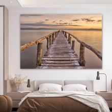 Lade das Bild in den Galerie-Viewer, Aluminiumbild Anlegestelle nach Sonnenuntergang Querformat