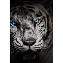 Lade das Bild in den Galerie-Viewer, Leinwandbild Anmutiger Tiger Hochformat