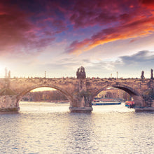 Lade das Bild in den Galerie-Viewer, Aluminiumbild gebürstet Atemberaubende Karlsbrücke in Prag Quadrat